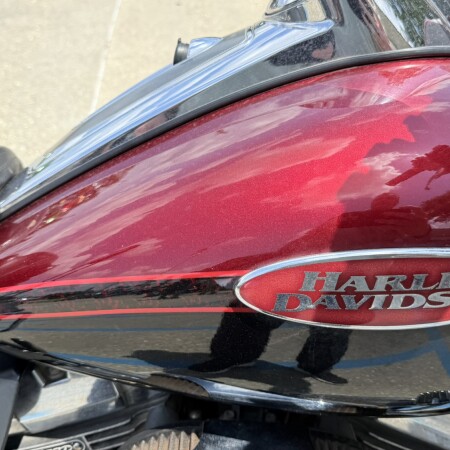 2011 Harley-Davidson® CVO™ Road Glide® Ultra thumb 2