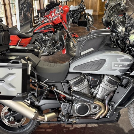 2024 Harley-Davidson® Pan America™ 1250 Special thumb 3