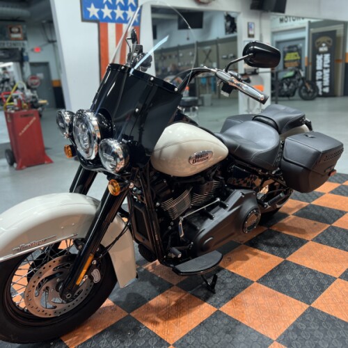2022 Harley-Davidson Heritage Classic 114 FLHCS thumb 0