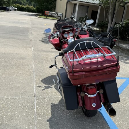 2011 Harley-Davidson® CVO™ Road Glide® Ultra thumb 1