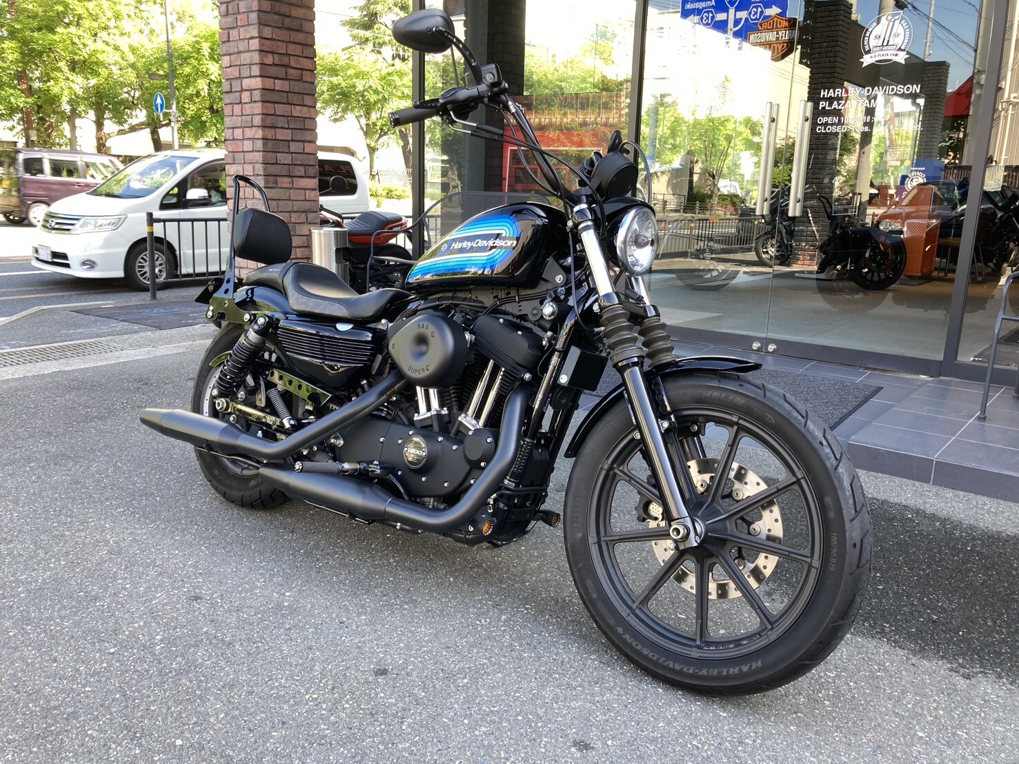 ハーレー中古車｜2014年モデル XL883R | Harley-Davidson® プラザ伊丹
