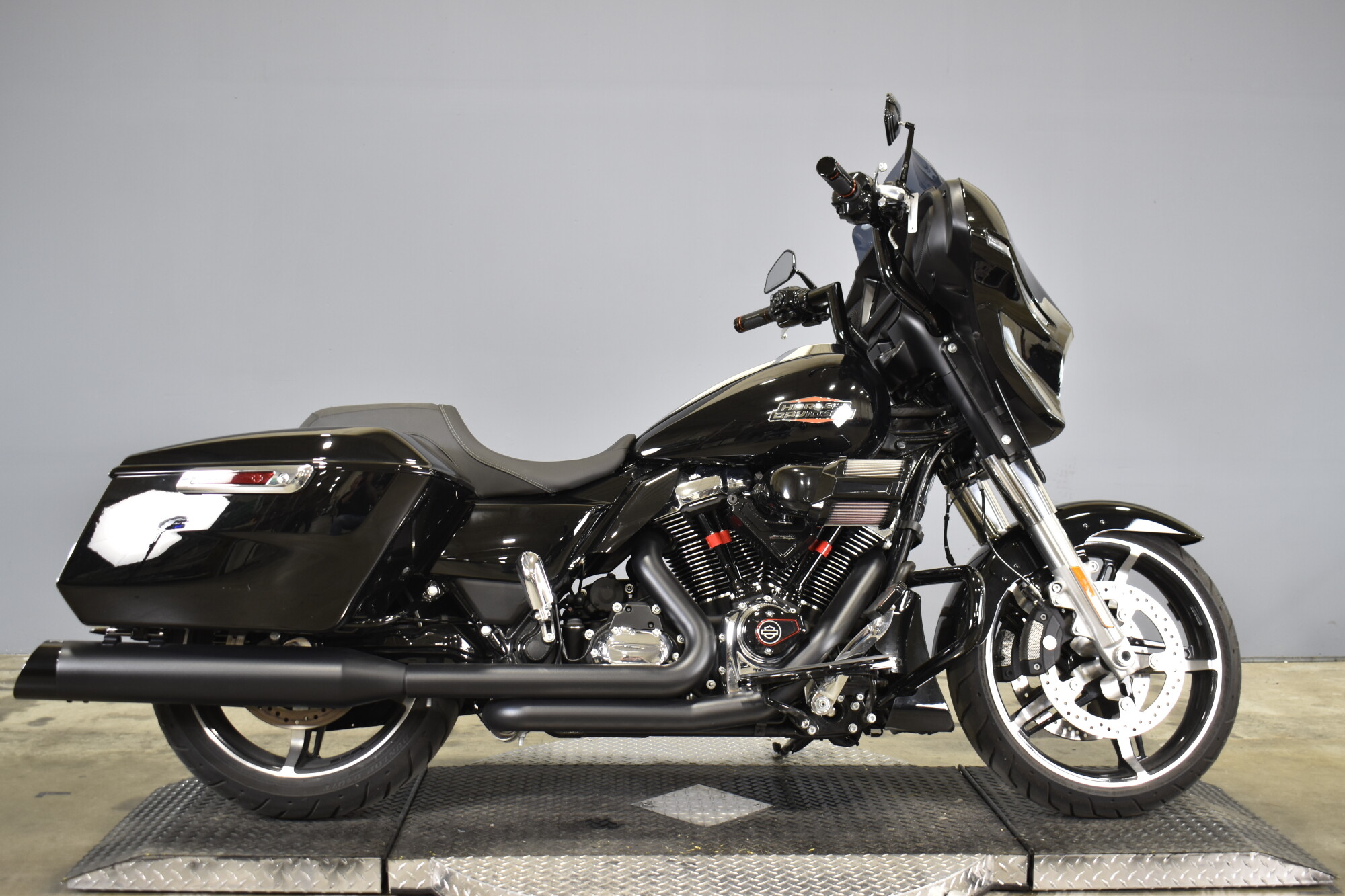 2024 Harley-Davidson® Street Glide® Vivid Black | MotorCity Harley