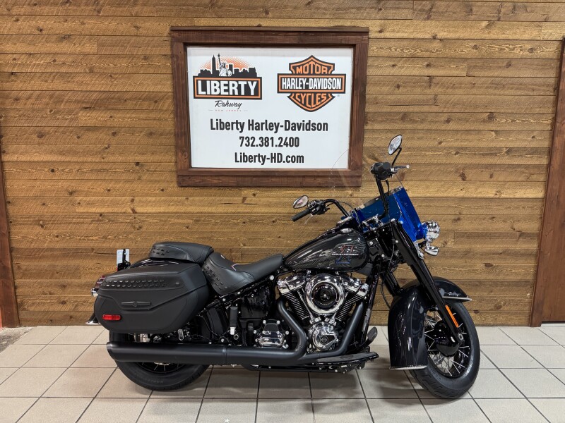 2026 Harley-Davidson® Heritage Classic Midnight Ember w/Laced Wheels FLHC