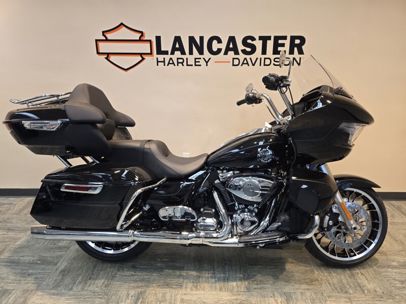 2026 Harley-Davidson® Road Glide Limited Vivid Black Chrome Trim FLTRXL