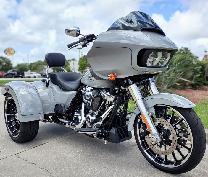 FLTRT 2024 Road Glide 3
