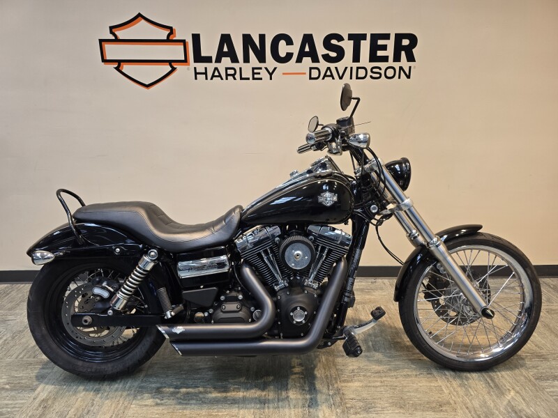 2016 Harley-Davidson® Wide Glide® Vivid Black FXDWG