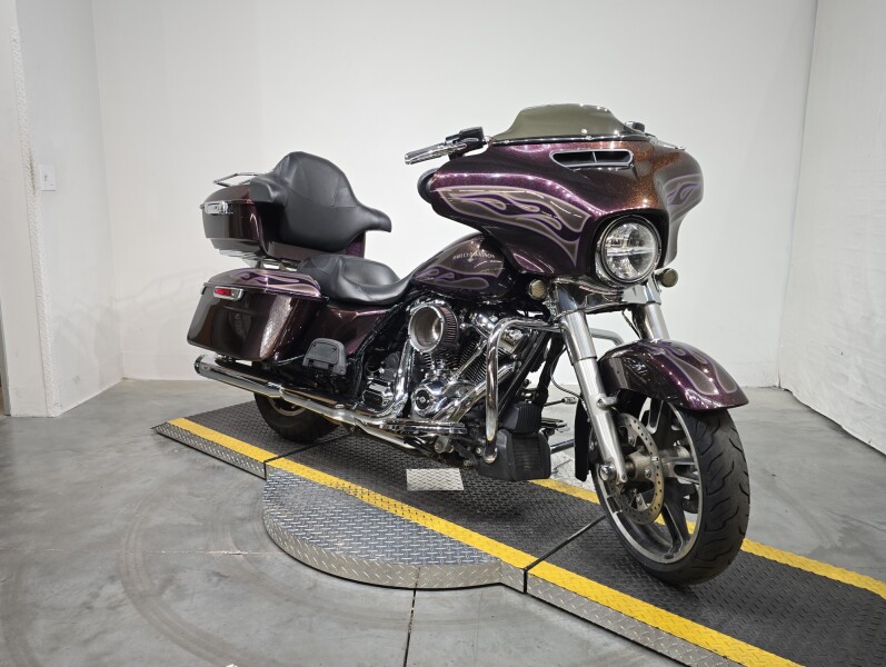 FLHXS 2017 Street Glide® Special