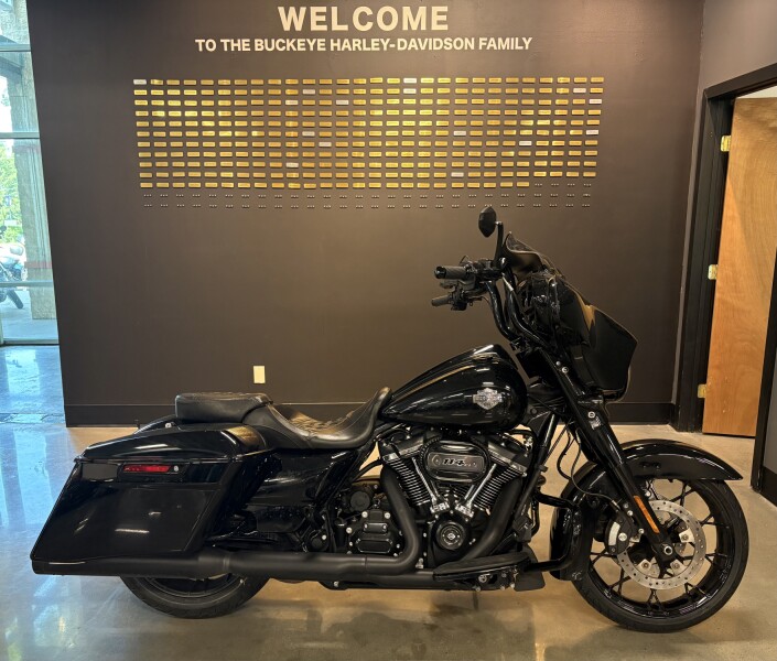 2021 Harley-Davidson® Street Glide® Special Vivid Black - Black Finish