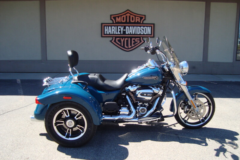 2021 Harley-Davidson® Freewheeler® Billiard Teal