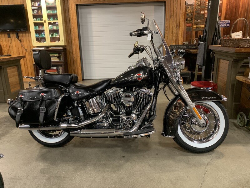 2017 Harley-Davidson® Heritage Softail® Classic Black Quartz