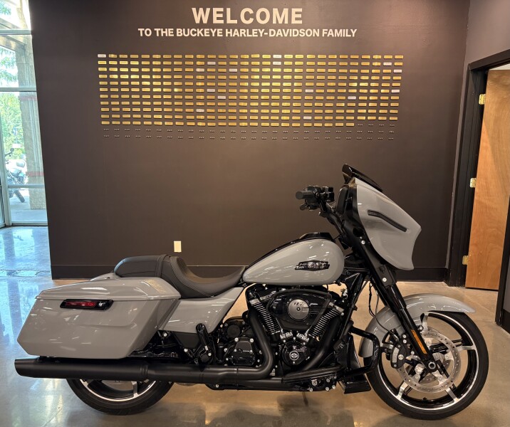 2025 Harley-Davidson® Street Glide® Billiard Gray - Black Finish