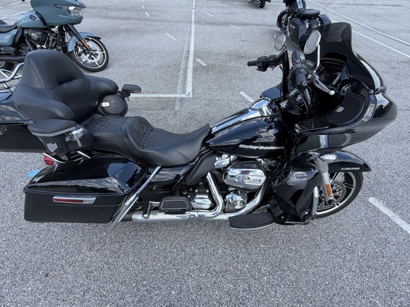 2020 Harley-Davidson® Road Glide® Limited BLACK
