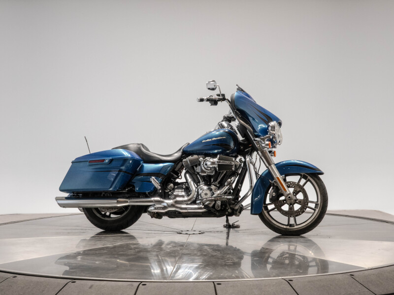 2014 HARLEY-DAVIDSON FLHX STREET GLIDE in Daytona Blue