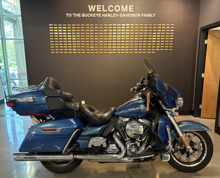 2014 Harley-Davidson® Ultra Limited Custom Colour Daytona Blue