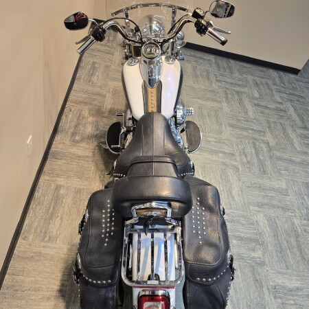 2010 Harley-Davidson® Heritage Softail® Classic Two-Tone White Ice Pearl/Black Ice Pearl FLSTC thumb 1