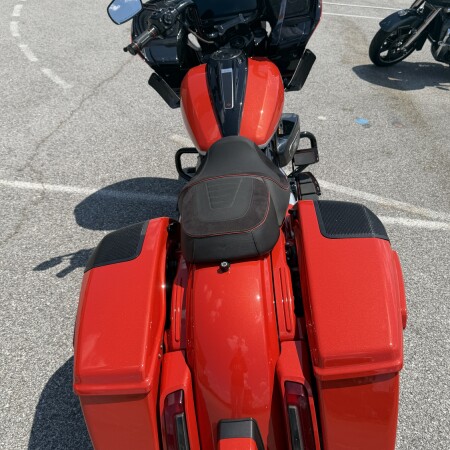 2024 Harley-Davidson CVO™ Road Glide® thumb 2