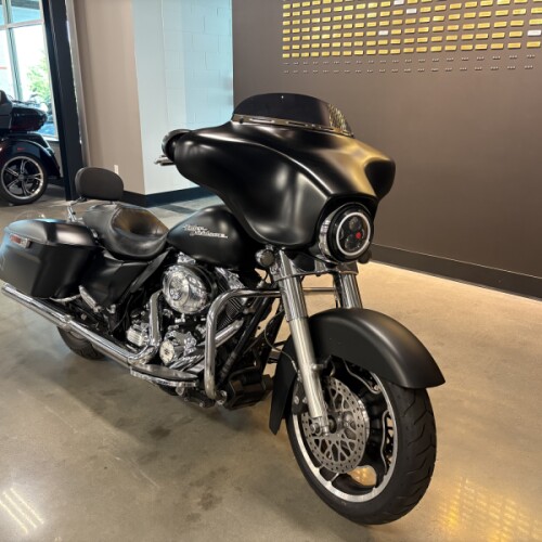 2013 Harley-Davidson® Street Glide® Black Denim thumb 3