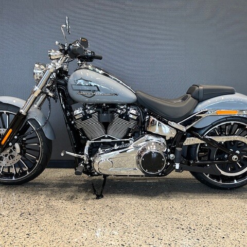 2026 Harley-Davidson® Breakout™ Dark Billiard Gray Chrome Trim thumb 0