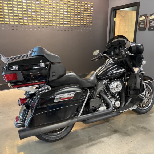 2012 Harley-Davidson® Electra Glide® Ultra Limited Vivid Black thumb 2