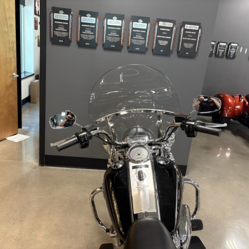 2017 Harley-Davidson® Road King® Vivid Black thumb 0