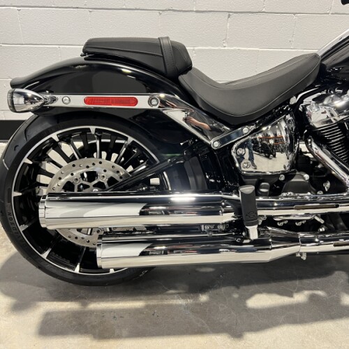 2026 Harley-Davidson® Breakout® Vivid Black FXBR thumb 0