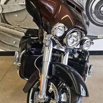 2019 CVO™ Limited FLHTKSE thumb 2
