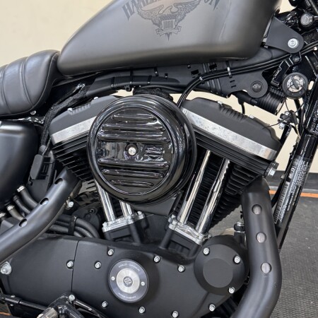 XL 883N 2018 Iron 883™ thumb 2