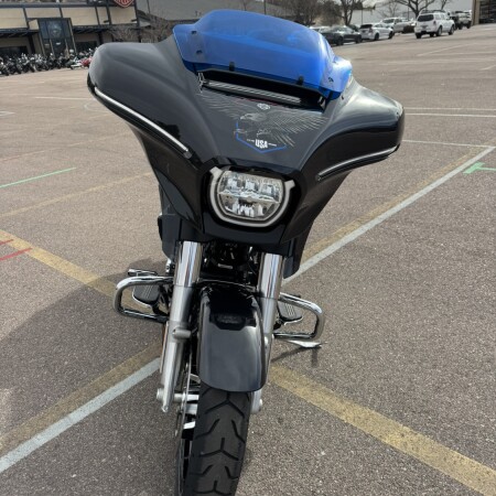 2026 Harley-Davidson® Street Glide® thumb 2