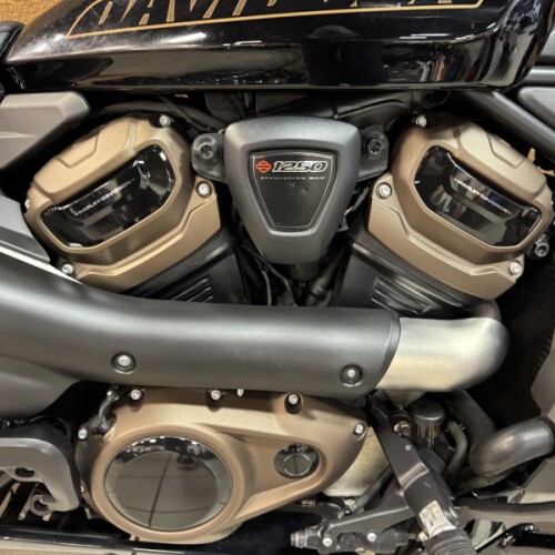 2022 Harley-Davidson® Sportster® S Vivid Black RH1250S thumb 2