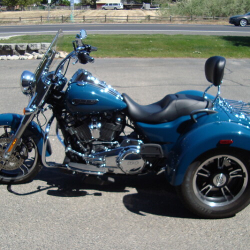 2021 Harley-Davidson® Freewheeler® Billiard Teal thumb 0