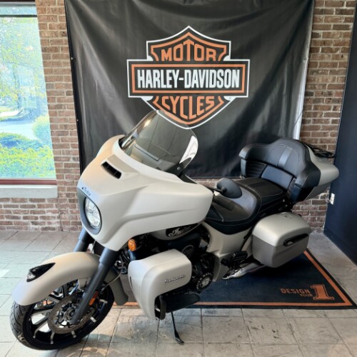 2022 Indian Motorcycle Roadmaster® Dark Horse® Silver Quartz Smoke thumb 1