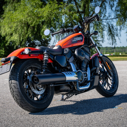 2026 Harley-Davidson® Nightster™ RH975 thumb 2