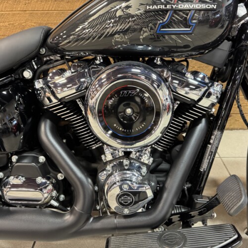 2026 Harley-Davidson® Heritage Classic Midnight Ember w/Laced Wheels FLHC thumb 2