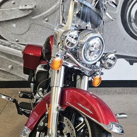2019 Road King® FLHR thumb 1