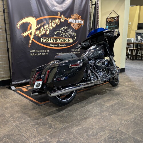 2026 Harley-Davidson® Street Glide® Midnight Ember Two-up Cast Wheels thumb 1