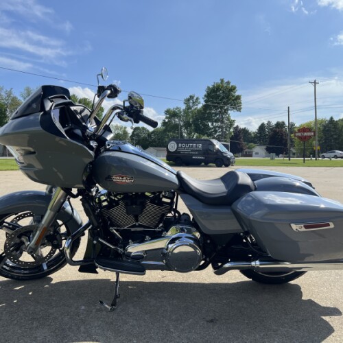 2026 Harley-Davidson® Road Glide® Dark Billiard Gray Chrome Solo Cast Wheels thumb 0