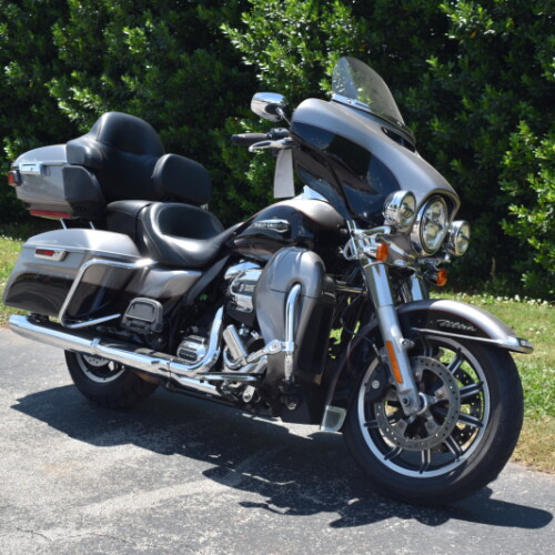 2017 Harley-Davidson® Electra Glide® Ultra Classic® thumb 3