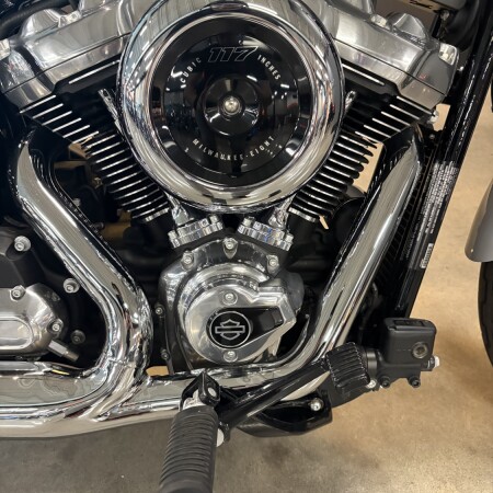 2025 Harley-Davidson® Street Bob® Billiard Gray w/Cast Wheels thumb 1