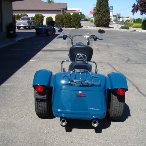 2021 Harley-Davidson® Freewheeler® Billiard Teal thumb 2