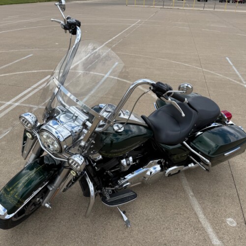 2019 Harley-Davidson® Road King® Kinetic Green thumb 1
