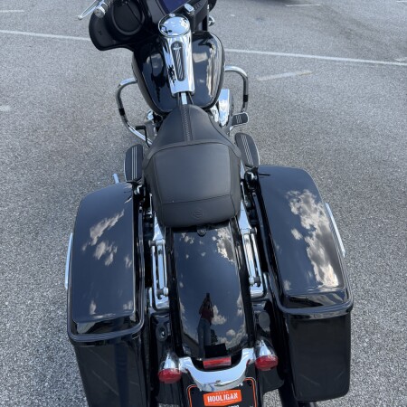 2023 Harley-Davidson® Street Glide® Black thumb 2