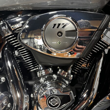 2026 Harley-Davidson® Road Glide® DRK BILIARD GRY thumb 2