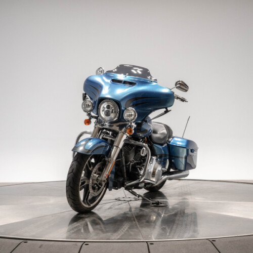2014 HARLEY-DAVIDSON FLHX STREET GLIDE in Daytona Blue thumb 1