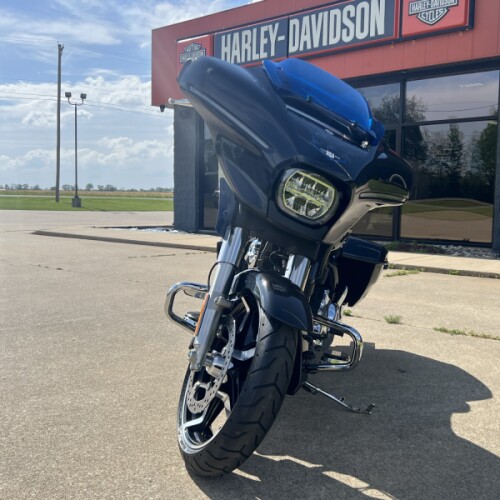 2026 Harley-Davidson® Street Glide® Midnight Ember Chrome Trim thumb 2