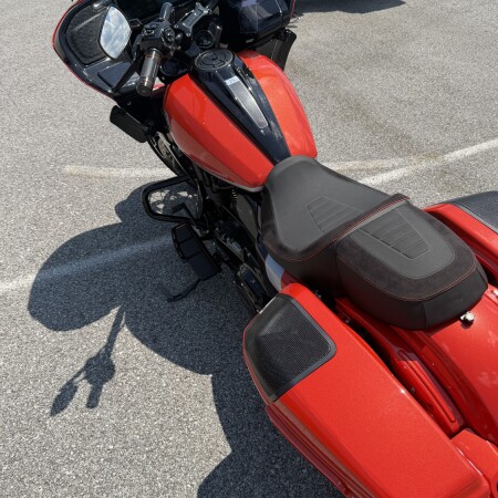 2024 Harley-Davidson CVO™ Road Glide® thumb 1