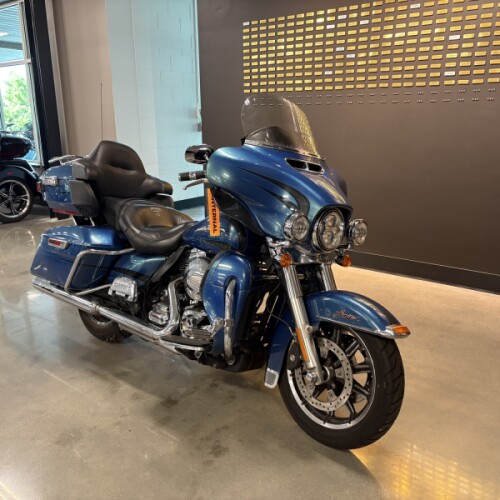 2014 Harley-Davidson® Ultra Limited Custom Colour Daytona Blue thumb 3