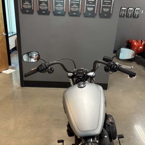 2020 Harley-Davidson® Street Bob® Barracuda Silver Denim thumb 0