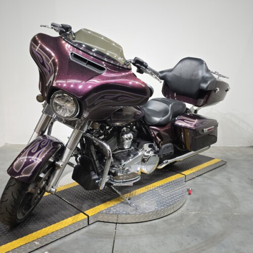 FLHXS 2017 Street Glide® Special thumb 2