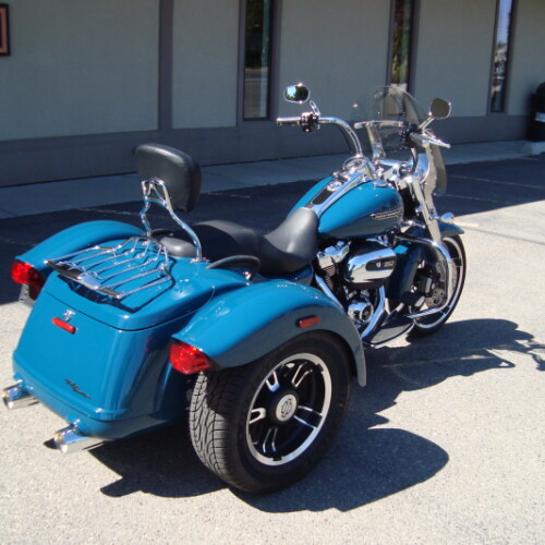 2021 Harley-Davidson® Freewheeler® Billiard Teal thumb 3