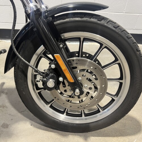 2006 Harley-Davidson® Sportster 883R Vivid Black XL883R thumb 2